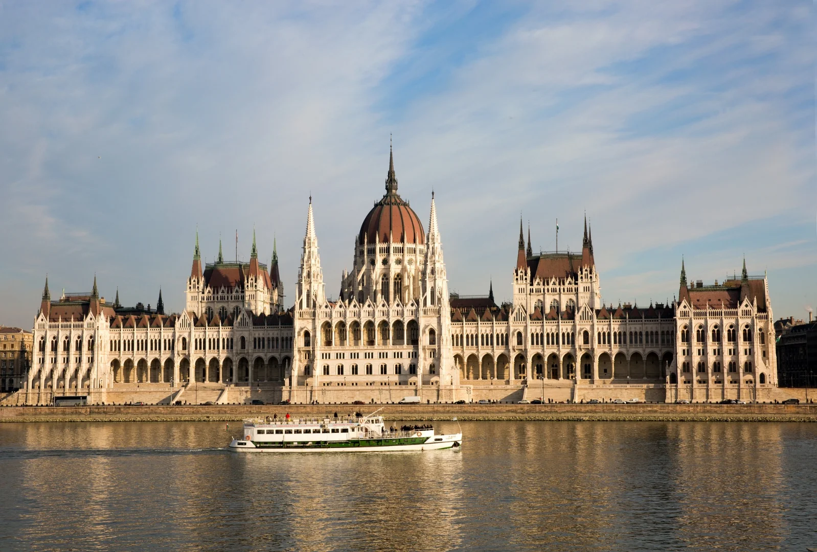 Donation to a Hungarian Public Trust to Obtain a Guest Investor Residence Permit in Hungary